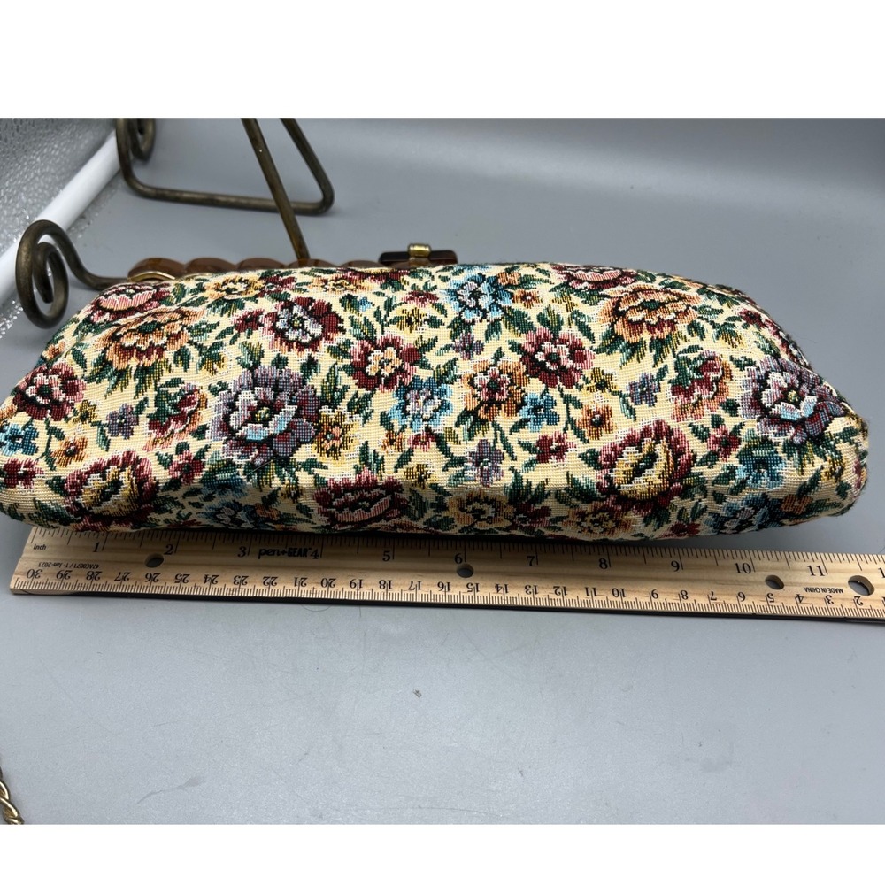 Floral‎ Tapestry Tan pink and blue floral Vintage Bag, Lucite Hong Kong Clutch - Picture 6 of 8